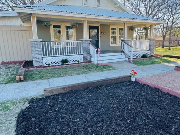 415 E 4th St, Holdenville, OK 74848