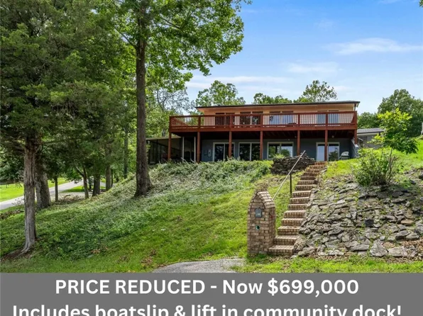 8023 Portwood Ln, Rogers, AR 72756