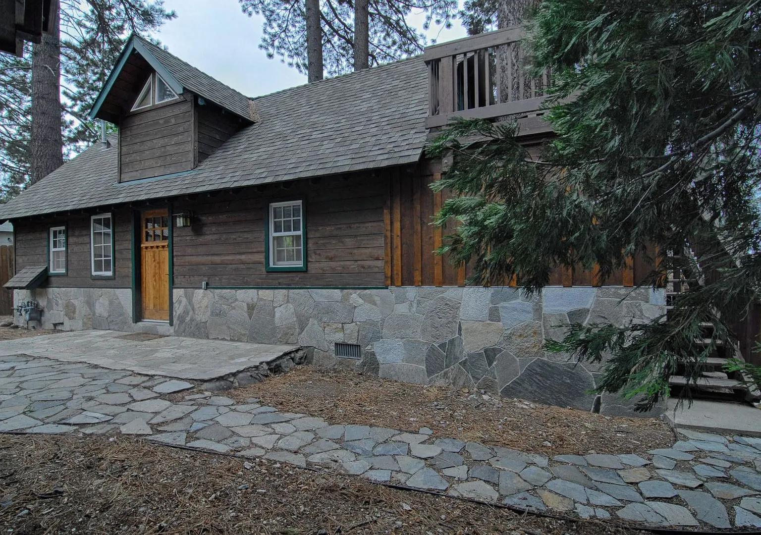 252 - Yaho Duplex — Photo 3