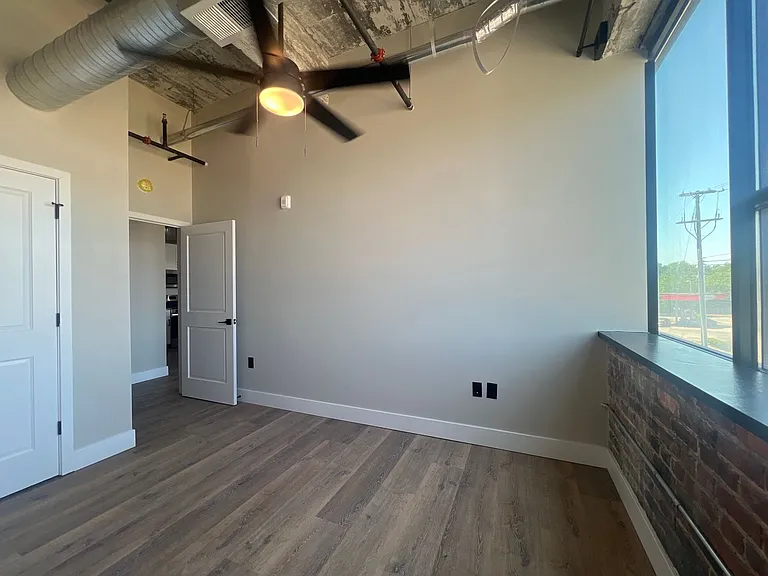 119 E Princess Anne Rd — Photo 172