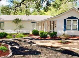 412 S Beauregard St, Alvin, TX 77511