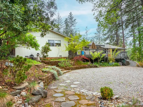 1837 Country Club Dr, Placerville, CA 95667