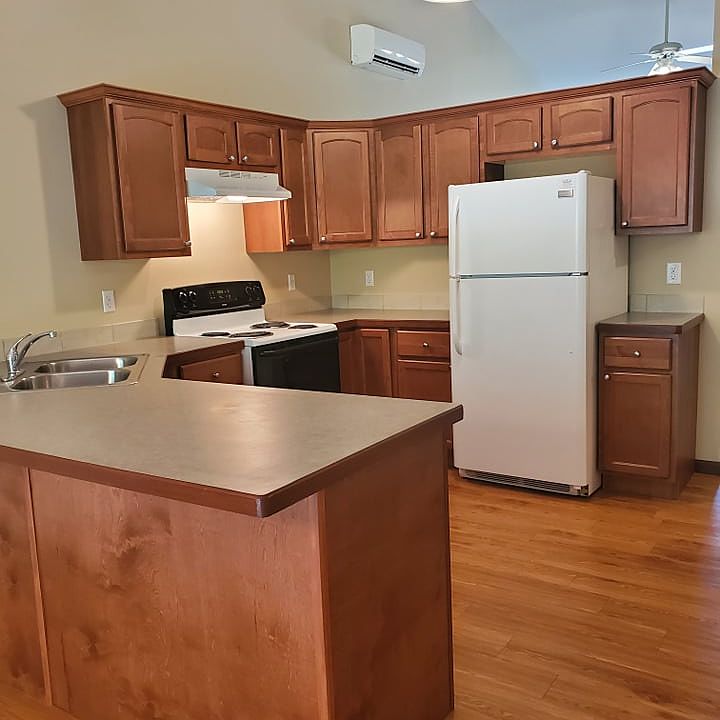 Perry Creek Townhomes Midland, MI Apartment Rentals Midland, MI