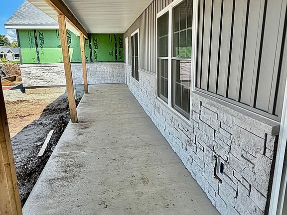 4th image of 1421 N Ridge Dr