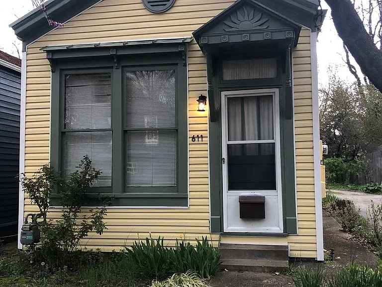 611 W Magnolia Ave — Photo 1