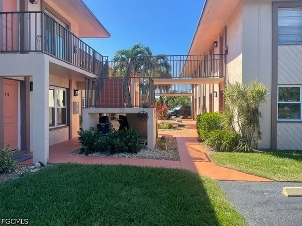 16881 Davis Rd APT 214, Fort Myers, FL 33908