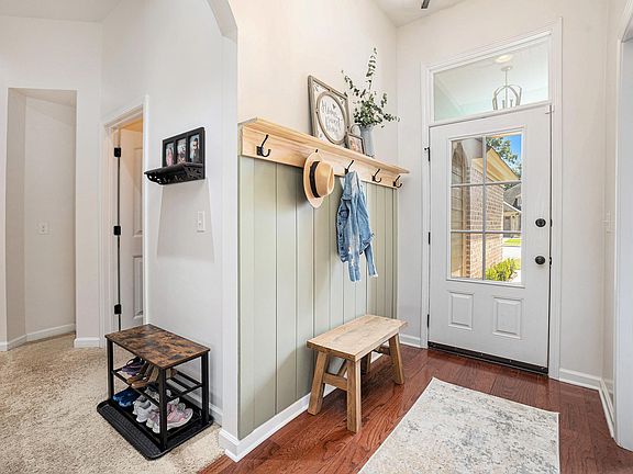Functional entry way