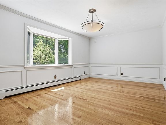 4th image of 331 Prospect St