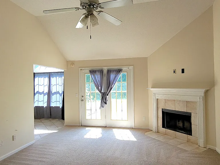 435 Creekside Cir — Photo 20