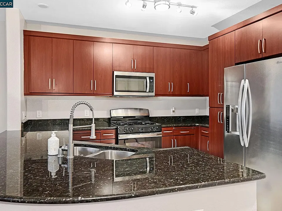 Kitchen. side view