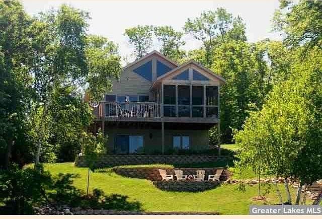 1st image of 1406 Maple Dr SE