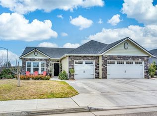 3808 N Apricot Ave, Fresno, CA