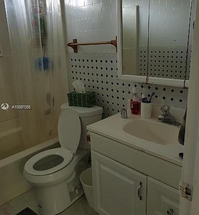 3rd image of 5412 SW 25th Ave #1-2