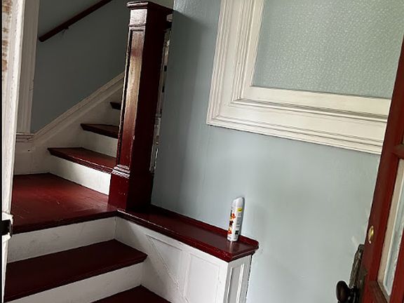 4th image of 1638 Sanderson Ave