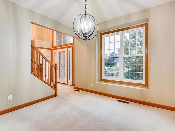 5th image of 927 Earley Lake Pl