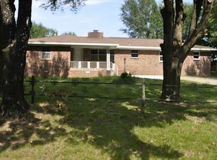 348 Clark St, Elkins, AR 72727