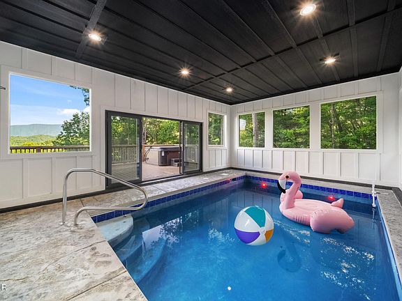 4th image of 2715 Pine Crest Ln