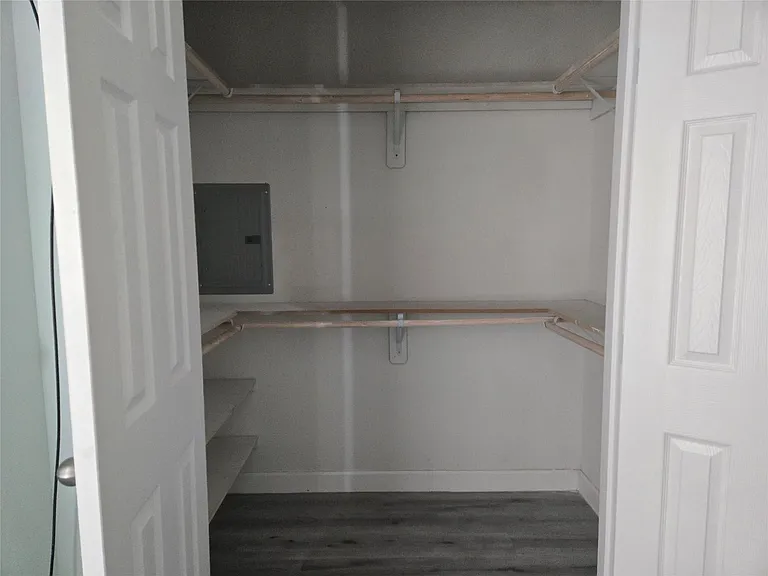 22061 Russell Dr #10 — Photo 6