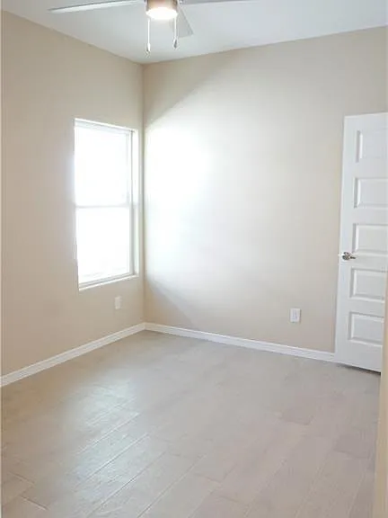 2918 W Kenwood St #2 — Photo 15