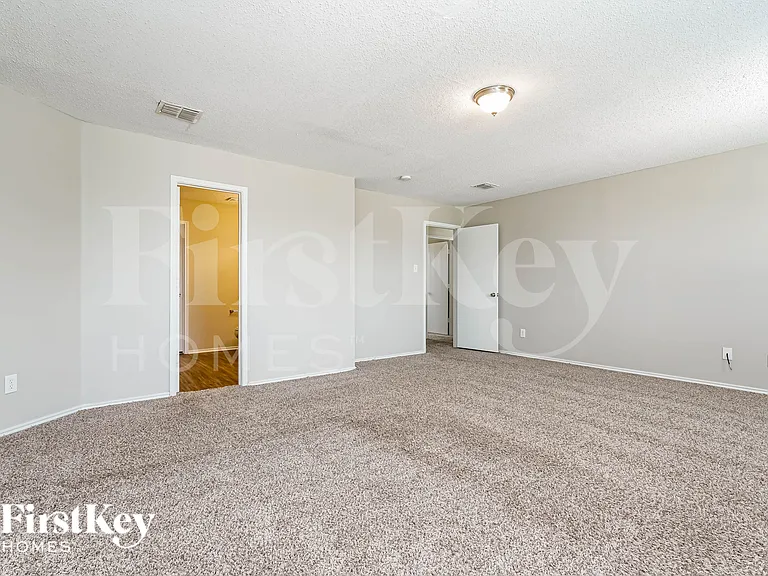 1218 Sullivan Dr — Photo 9