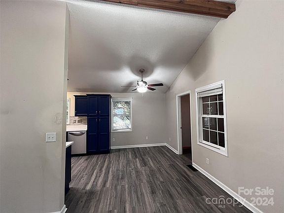 5th image of 114 Carpenter St