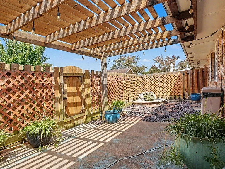 16506 Diana Ln — Photo 13