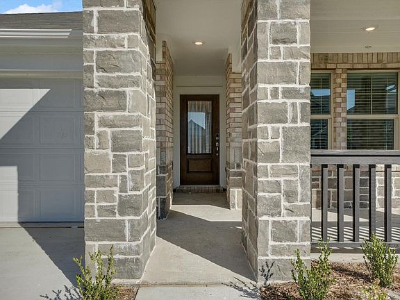 4th image of 6215 Tawakoni Ln