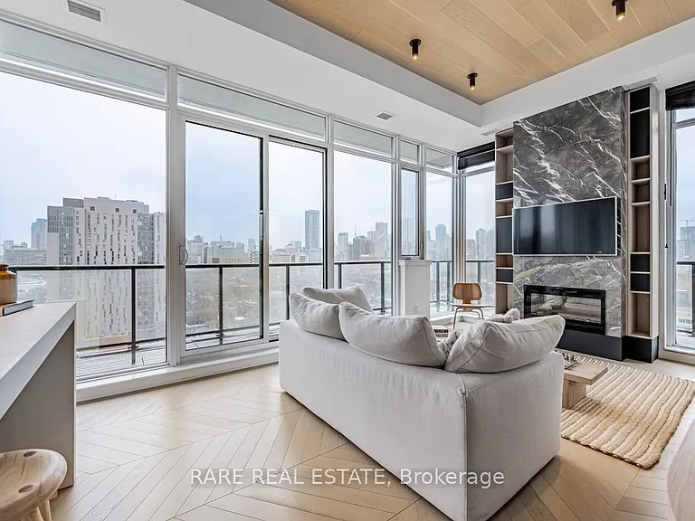 297 College St #Penthouse 5 — Photo 22