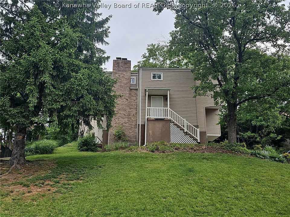 1st image of 2056 Oakridge Dr