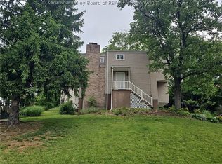 2056 Oakridge Dr, Charleston, WV 25311