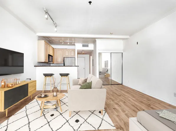 300 N El Molino Ave Unit 210, Pasadena, CA 91101