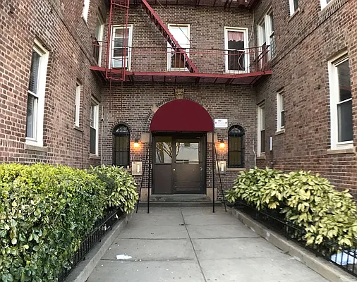 Rented by Roth Realty Management LLC | media 6