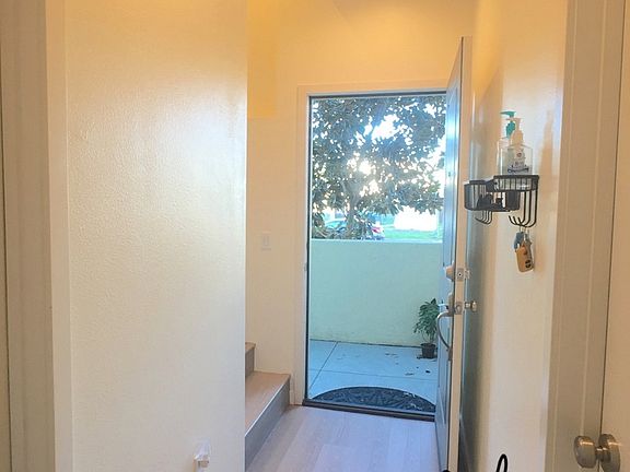 4th image of 313 S Orange St Unit 214