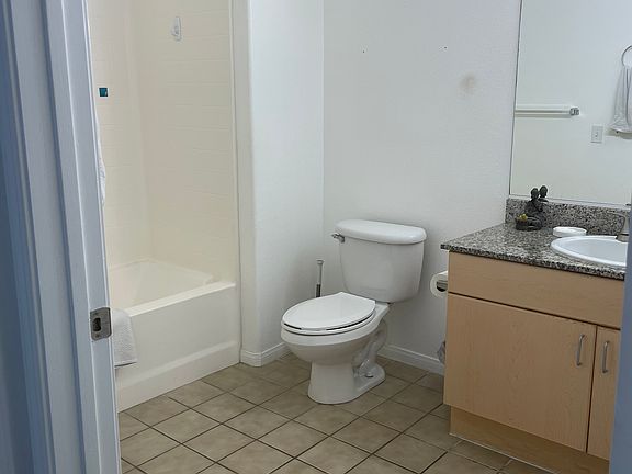 3rd image of 1642 7th Ave Unit 324