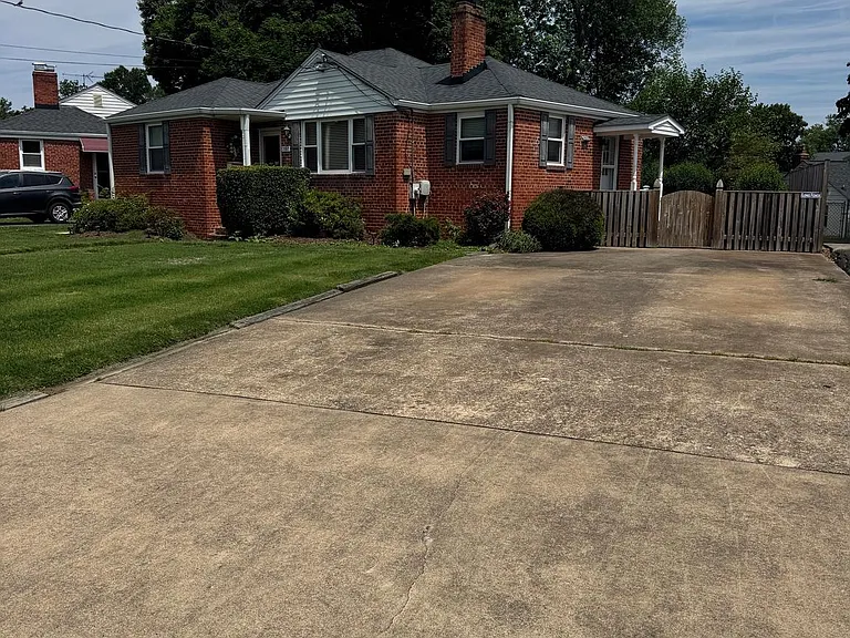 2906 Breezy Ter — Photo 101