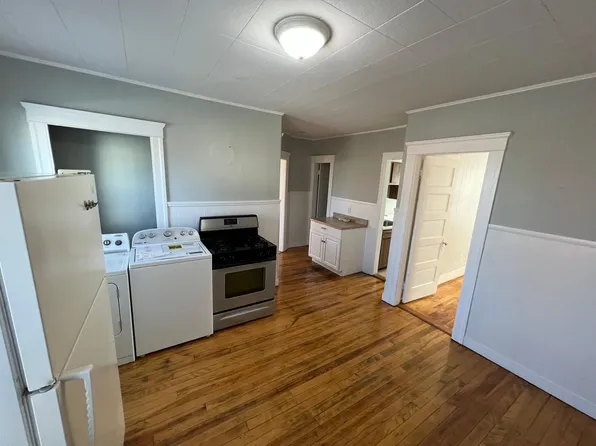 3 Dartmouth St, Worcester, MA 01604