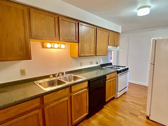 5th image of 400 Perrin St #404