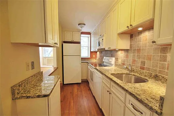 41 Morton St #7 — Photo 1