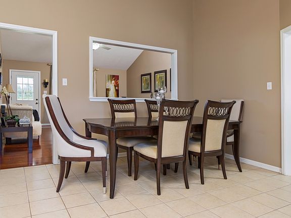 4th image of 716 Westwind Dr