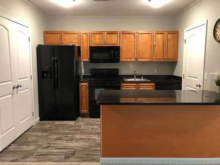 1407 Poplar St — Photo 15