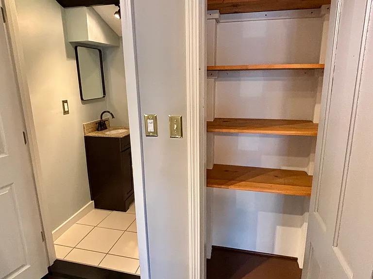 11-13 Elm St #11 — Photo 19