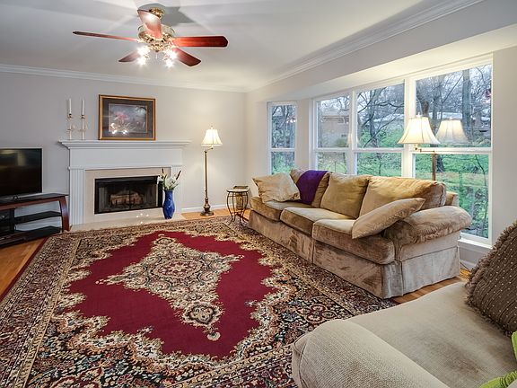 5th image of 505 Ziercher St