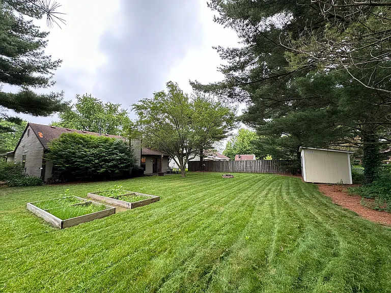 1121 N Briarwood Dr — Photo 10