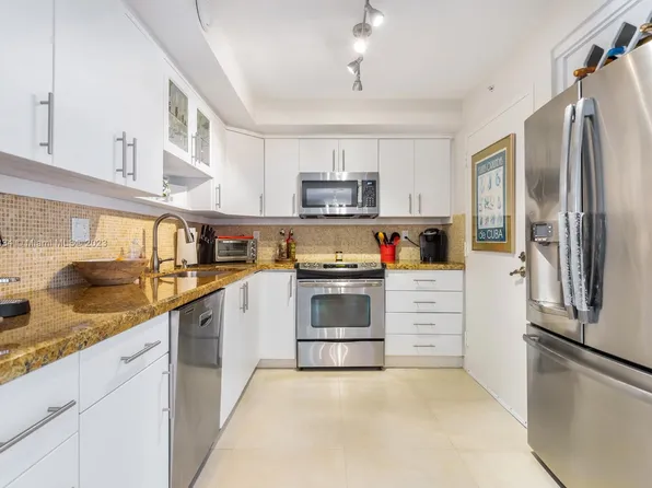 625 Biltmore Way APT 401, Coral Gables, FL 33134