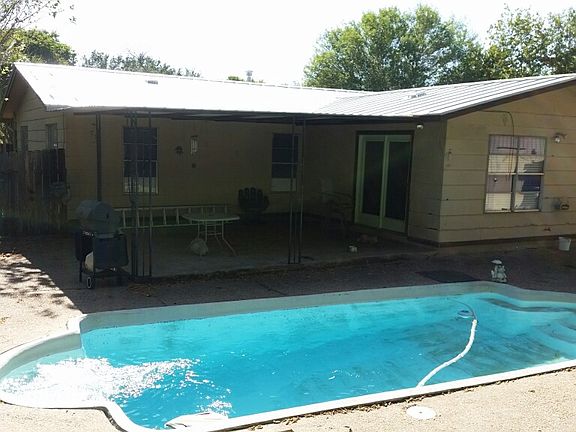 3rd image of 1008 Glazier Cir