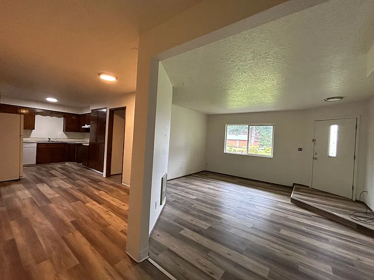 132 Tilla Dr — Photo 4