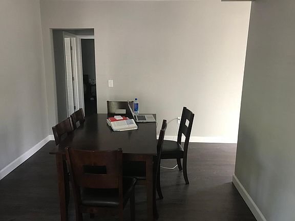 4th image of 1174 E Villa St
