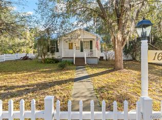 16 52nd St, Yankeetown, FL 34498