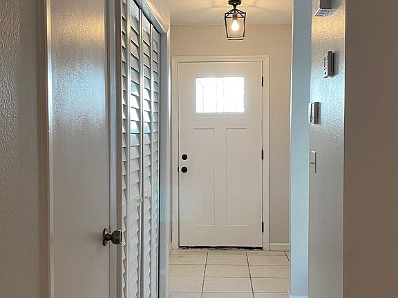 2nd image of 1724 Mill Run Cir #1724