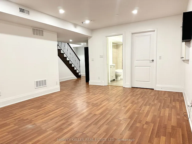 543 Palmerston Blvd #2 — Photo 14